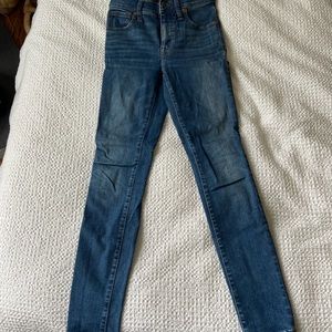 9” mid rise skinny